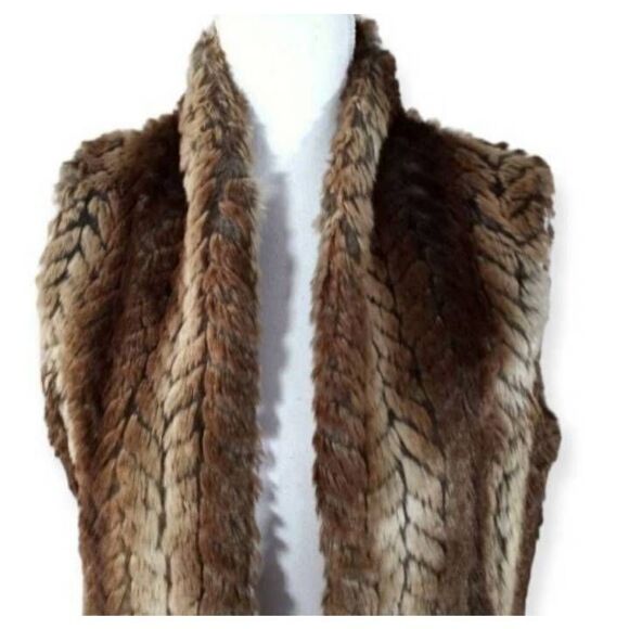 LIZ CLAIBORNE FAUX FUR VEST SZ.SP EUC. - Picture 2 of 8